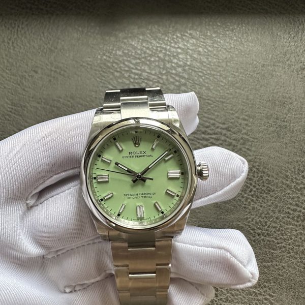 VS Factory Rolex Oyster Perpetual 41mm “Pistachio Green” Dial Smooth Bezel Oyster Bracelet (124300) — front product view