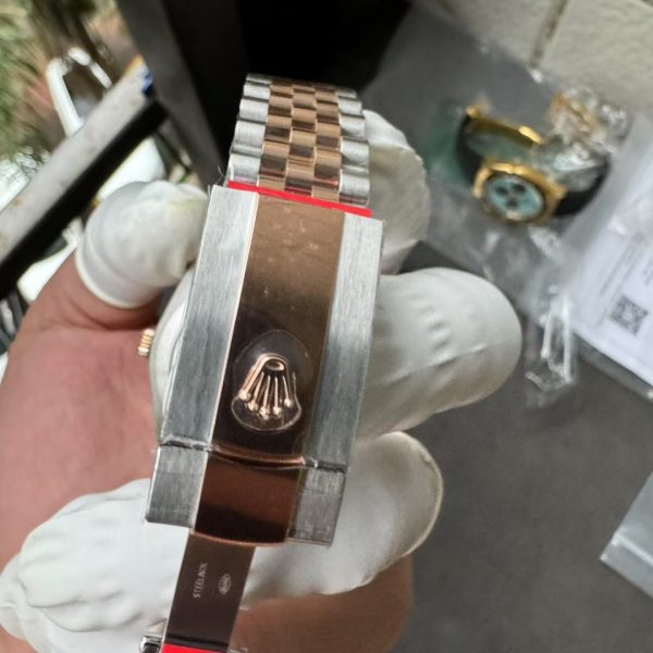 VS Factory Rolex Datejust 41mm Two-Tone Rose Gold Slate Grey”Wimbledon” Dial Smooth Bezel Jubilee… — detail view 7