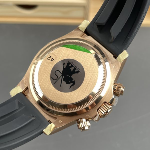 VS Factory Rolex Cosmograph Daytona “Black Diamond” Everose Gold Rubeer Strap (126515LN) — detail view 5