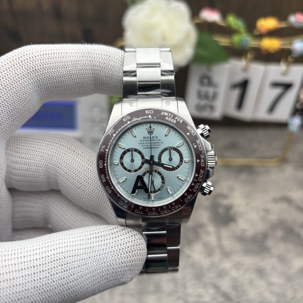 VS Factory Rolex Cosmograph Daytona “Ice Blue” Platinum (126506) — detail view 4