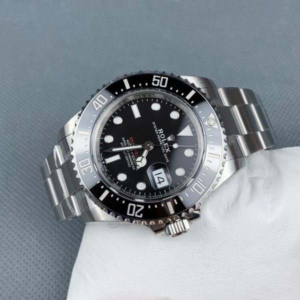 VS Factory Rolex Sea-Dweller 43mm “Single Red” Black Dial Ceramic Bezel Oyster Bracelet (126600) — detail view 4