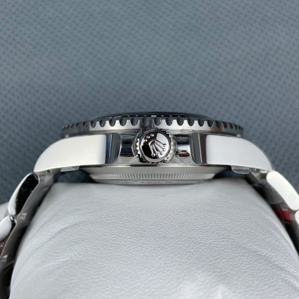 VS Factory Rolex Sea-Dweller 43mm “Single Red” Black Dial Ceramic Bezel Oyster Bracelet (126600) — detail view 6