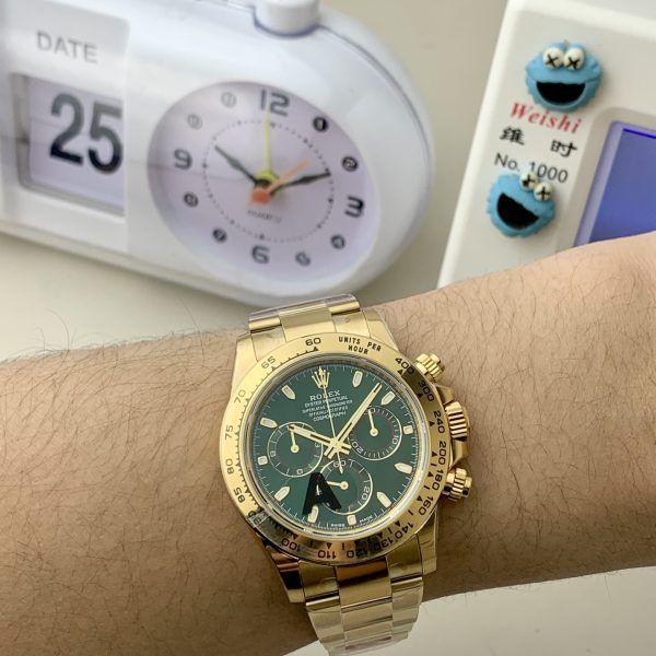 VS Factory Rolex Cosmograph Daytona Full Yellow Gold “John Mayer” Green Dial (116508) — detail view 4