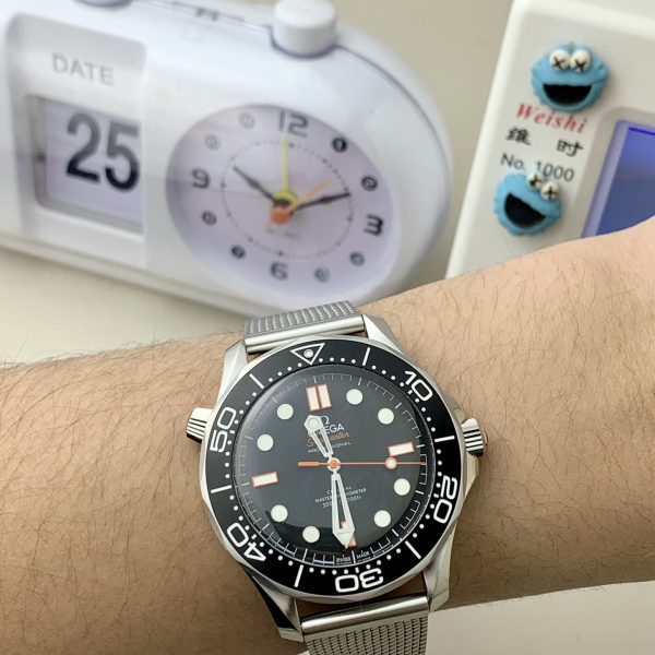 VS Factory Omega Seamaster Diver 300M 42mm 007 Edition “No Time To Die” Matte Black Dial Titanium Mesh… — detail view 3