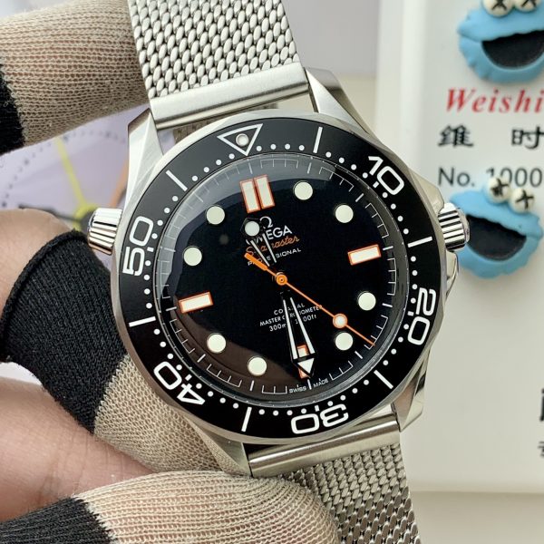 VS Factory Omega Seamaster Diver 300M 42mm 007 Edition “No Time To Die” Matte Black Dial Titanium Mesh… — detail view 2