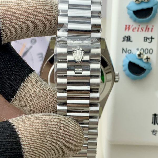 VS Factory (V2) Rolex Day-Date 40mm White Gold Olive Green Sunburst Roman Dial Fluted Bezel President… — detail view 4