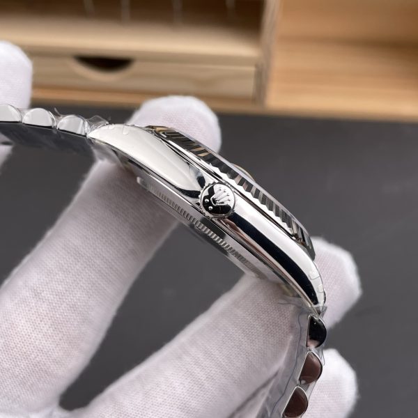 VS Factory (V2) Rolex Day-Date 40mm Blue Sunburst Roman Dial Fluted Bezel President Bracelet (228239) — detail view 5