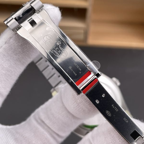 VS Factory (V2) Rolex Day-Date 40mm Blue Sunburst Roman Dial Fluted Bezel President Bracelet (228239) — detail view 8