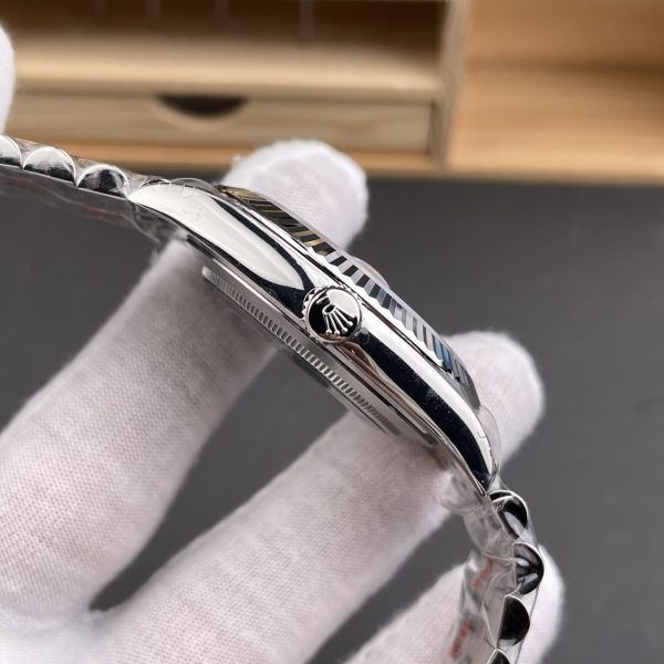 VS Factory (V2) Rolex Datejust 41mm Silver Sunburst Dial Fluted Bezel Jubilee Bracelet (126334) — detail view 8