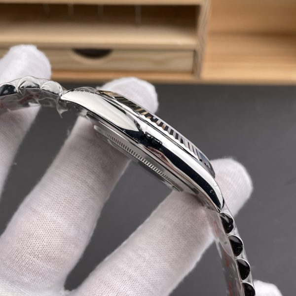 VS Factory (V2) Rolex Datejust 41mm Silver Sunburst Dial Fluted Bezel Jubilee Bracelet (126334) — detail view 7