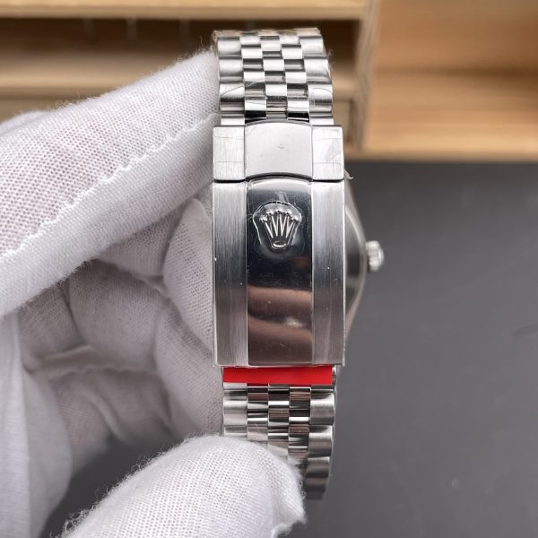VS Factory (V2) Rolex Datejust 41mm Silver Sunburst Dial Fluted Bezel Jubilee Bracelet (126334) — detail view 6