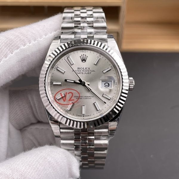 VS Factory (V2) Rolex Datejust 41mm Silver Sunburst Dial Fluted Bezel Jubilee Bracelet (126334) — front product view
