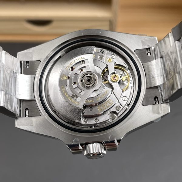 VS Factory Rolex GMT-Master II “Batman” Black/Blue Ceramic Bezel Oyster Bracelet (m126710blnr-0003) — detail view 5