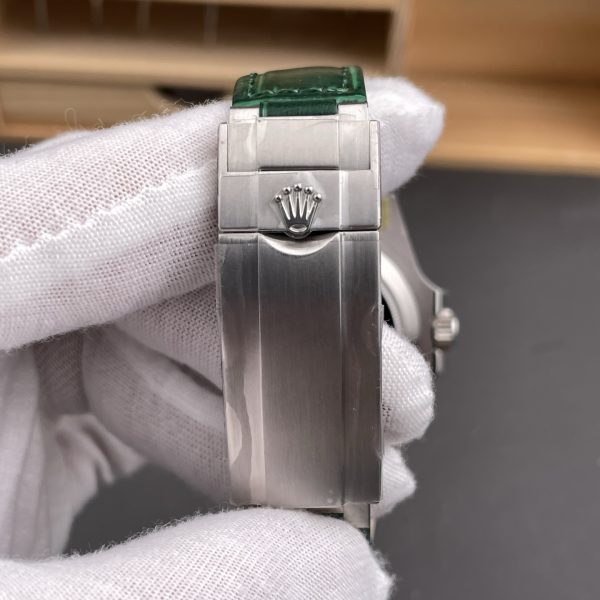 VS Factory Rolex Submariner Date “Hulk” Custom Green Leather Strap 40mm (116610LV) — detail view 7