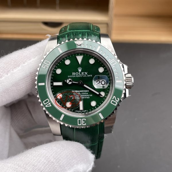 VS Factory Rolex Submariner Date “Hulk” Custom Green Leather Strap 40mm (116610LV) — detail view 1