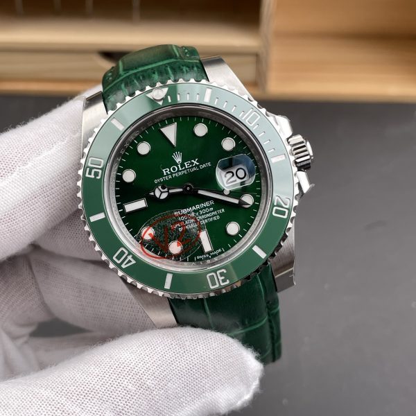 VS Factory Rolex Submariner Date “Hulk” Custom Green Leather Strap 40mm (116610LV) — detail view 2