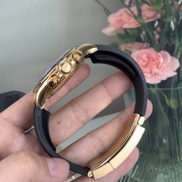 VS Factory Rolex Cosmograph Daytona Yellow Gold “Shawn Yue” Champagne Dial Rubber Strap (126518LN) — detail view 7