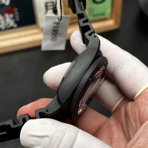 VS Factory Panerai Submersible Carbotech 47mm PAM01616 — detail view 4