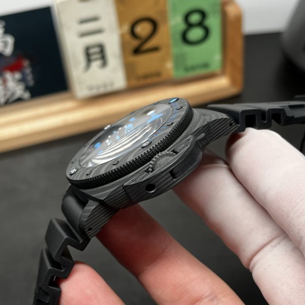 VS Factory Panerai Submersible Carbotech 47mm PAM01616 — detail view 3