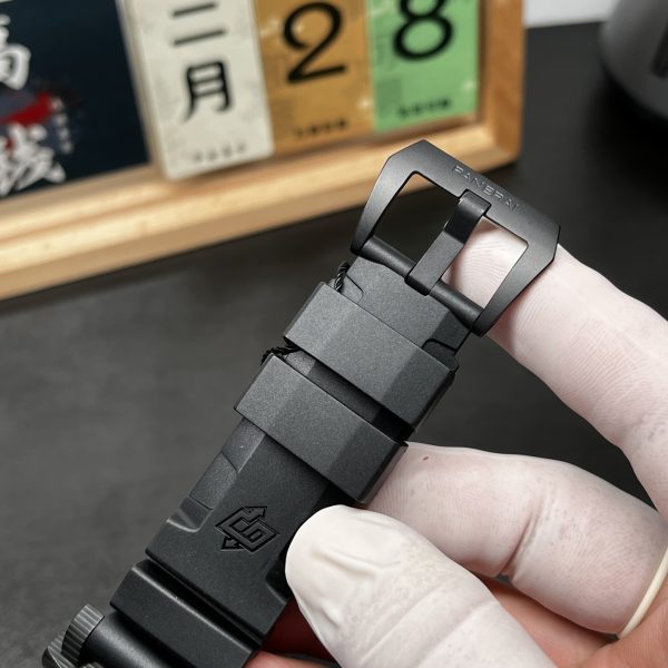 VS Factory Panerai Submersible Carbotech 47mm PAM01616 — detail view 6