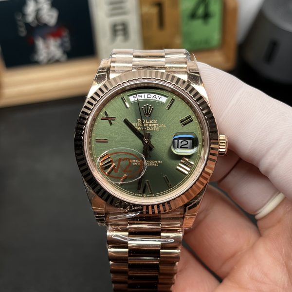 VS Factory (V2) Rolex Day-Date 40mm Rose Gold Olive Green Sunburst Roman Dial Fluted Bezel President… — front product view