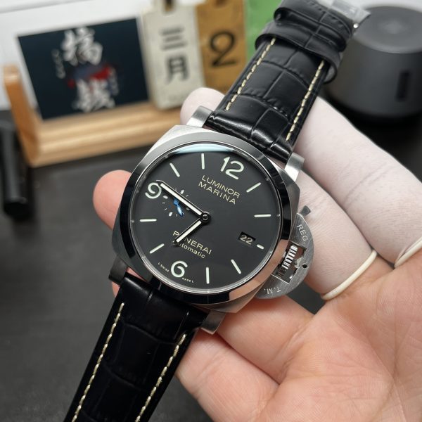 VS Factory Panerai Luminor Marina 44mm Black Dial Luminous Arabic Numerals Black Leather Strap (PAM01312) — detail view 2