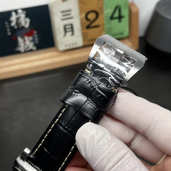 VS Factory Panerai Luminor Marina 44mm Black Dial Luminous Arabic Numerals Black Leather Strap (PAM01312) — detail view 5
