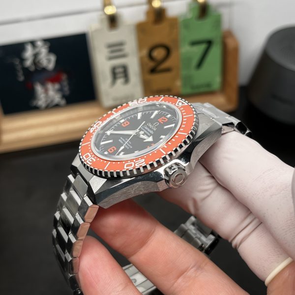 VS Factory Omega Seamaster Planet Ocean 600M 42mm Black Dial Orange Arabic Numerals Orange Ceramic Bezel… — detail view 3