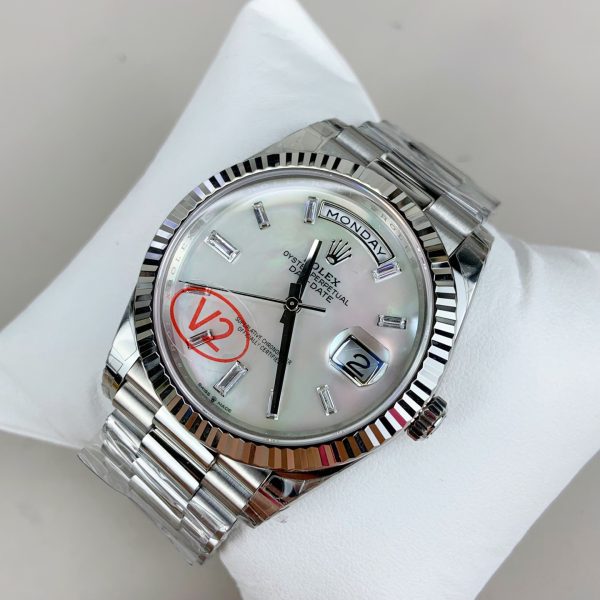 VS Factory Rolex Day-Date 40 White Mother of Pearl Baguette Diamond Dial (228236) — detail view 2