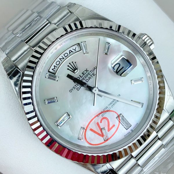 VS Factory Rolex Day-Date 40 White Mother of Pearl Baguette Diamond Dial (228236) — detail view 3