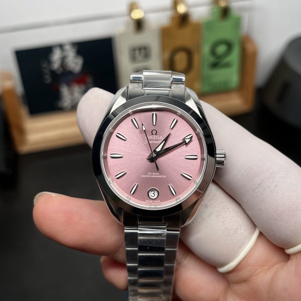 VS Factory Omega Seamaster Aqua Terra 150M 34mm Shell Pink Dial Smooth Bezel (220.10.34.20.10.003) –… — detail view 1