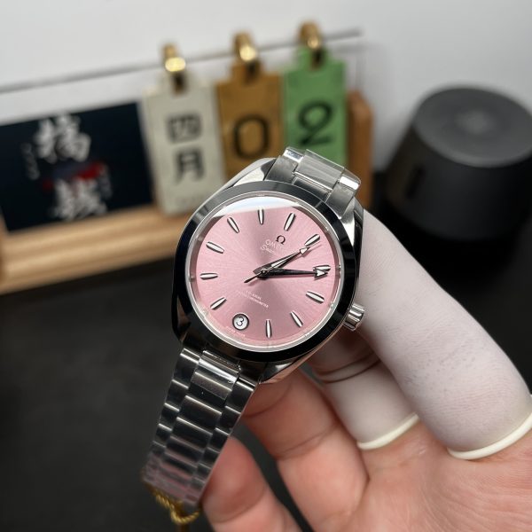 VS Factory Omega Seamaster Aqua Terra 150M 34mm Shell Pink Dial Smooth Bezel (220.10.34.20.10.003) –… — detail view 2