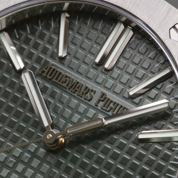 VS Factory Audemars Piguet Royal Oak 41mm Khaki Green Dial (15510ST) — detail view 4