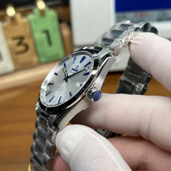 VS Factory Omega Seamaster Aqua Terra 150M 39.2mm Silver Dial Blued Hour Markers and Hands Smooth Bezel… — detail view 3