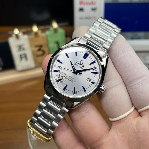 VS Factory Omega Seamaster Aqua Terra 150M 39.2mm Silver Dial Blued Hour Markers and Hands Smooth Bezel… — detail view 2