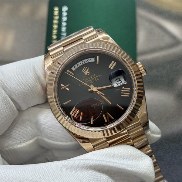 VS Factory Rolex Day-Date 40mm Everose Gold Ombré Grey Roman Dial (228235) — detail view 3