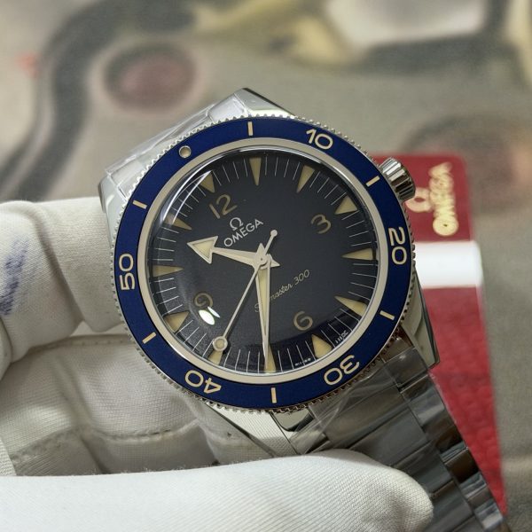 VS Factory Omega Seamaster 300 41mm Heritage Blue Dial (234.30.41.21.03.001) — detail view 3