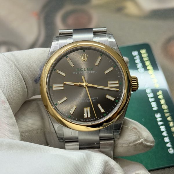 VS Factory Rolex Oyster Perpetual 41mm “100 Years” Anniversary Edition (134303) — detail view 1