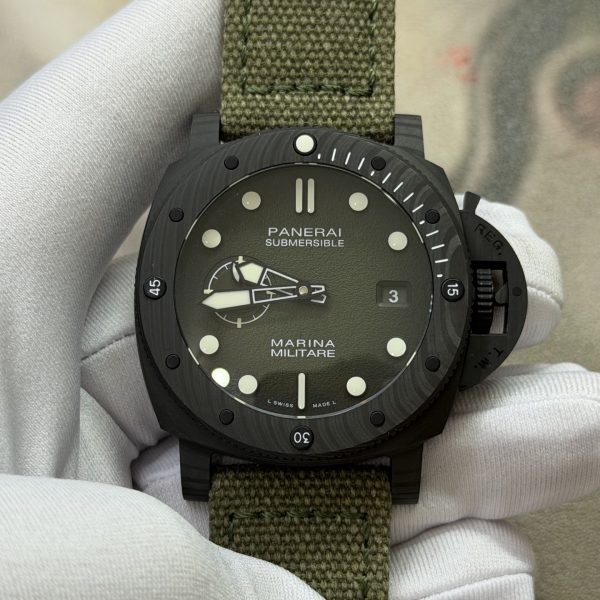 VS Factory Panerai Submersible Marina Militare Carbotech 44mm Green Gradient Dial (PAM01698) — front product view