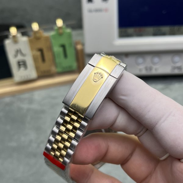 VS Factory Rolex Datejust 41mm Two-Tone Gold Champagne Diamond Dial Fluted Bezel Jubilee Bracelet… — detail view 6
