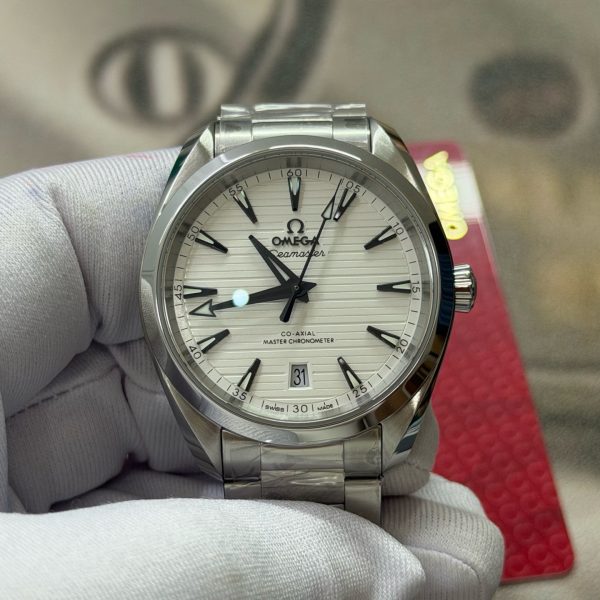 VS Factory Omega Seamaster Aqua Terra 150M 38mm White Teak Dial (220.10.38.20.02.001) — detail view 1
