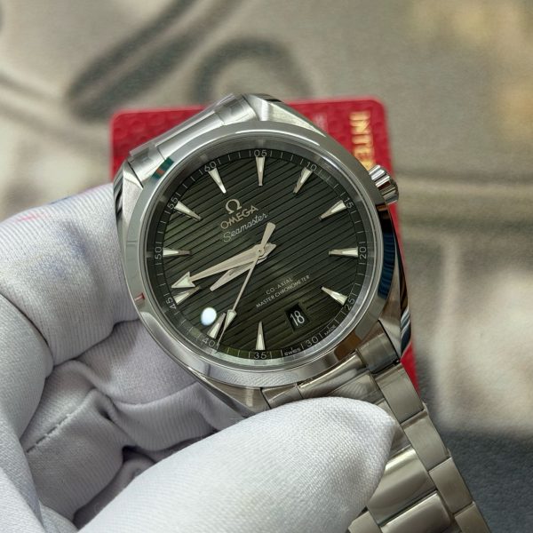VS Factory Omega Seamaster Aqua Terra 150M 38mm Green Teak Dial (220.10.38.20.10.003) — detail view 2