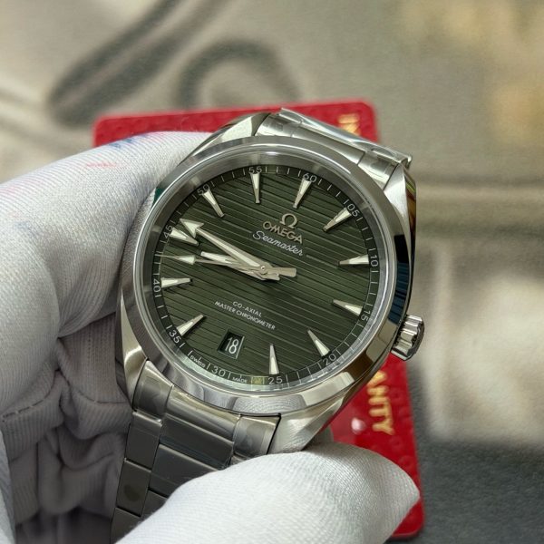 VS Factory Omega Seamaster Aqua Terra 150M 38mm Green Teak Dial (220.10.38.20.10.003) — detail view 4
