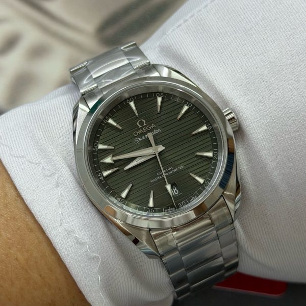 VS Factory Omega Seamaster Aqua Terra 150M 38mm Green Teak Dial (220.10.38.20.10.003) — detail view 6
