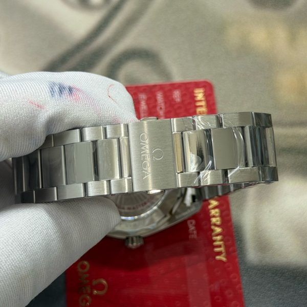 VS Factory Omega Seamaster Aqua Terra 150M 38mm Green Teak Dial (220.10.38.20.10.003) — detail view 8