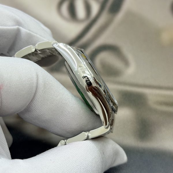 VS Factory Rolex Oyster Perpetual 36 Multicolour Dial Smooth Bezel Oyster Bracelet (126000) — detail view 5
