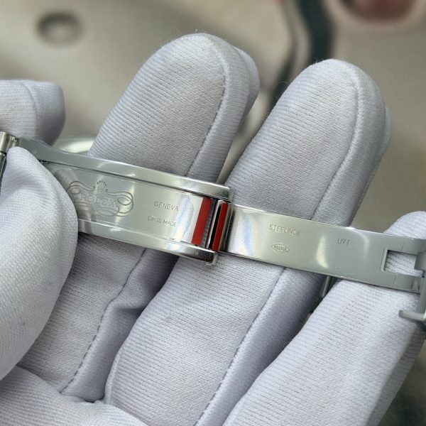 VS Factory Rolex Oyster Perpetual 36 Multicolour Dial Smooth Bezel Oyster Bracelet (126000) — detail view 8