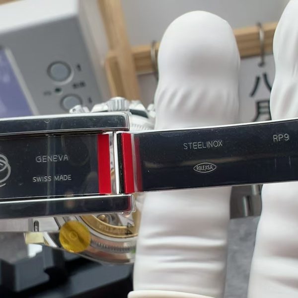 VS Factory Rolex Cosmograph Daytona 40mm “Panda” White Dial Exhibition Caseback (126502LN) — detail view 5
