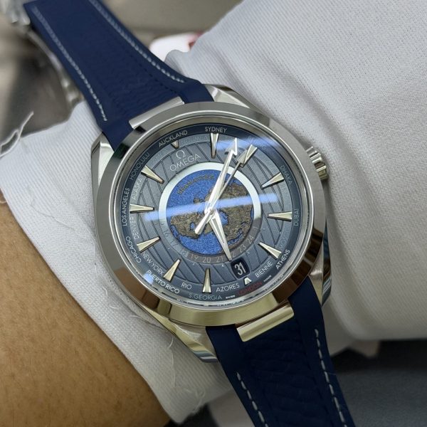 VS Factory Omega Seamaster Aqua Terra 150M Worldtimer 43mm Blue Dial (220.12.43.22.03.001) — detail view 9