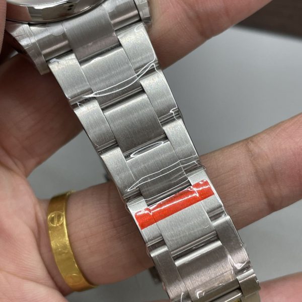 VS Factory Rolex Oyster Perpetual 36mm Coral Red Dial Smooth Bezel Oyster Bracelet (126000) — detail view 6